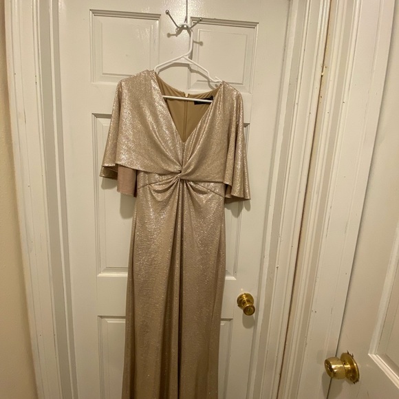 Ralph Lauren Gold Flutter Sleeve V-Neck Gown - Picture 5 of 12